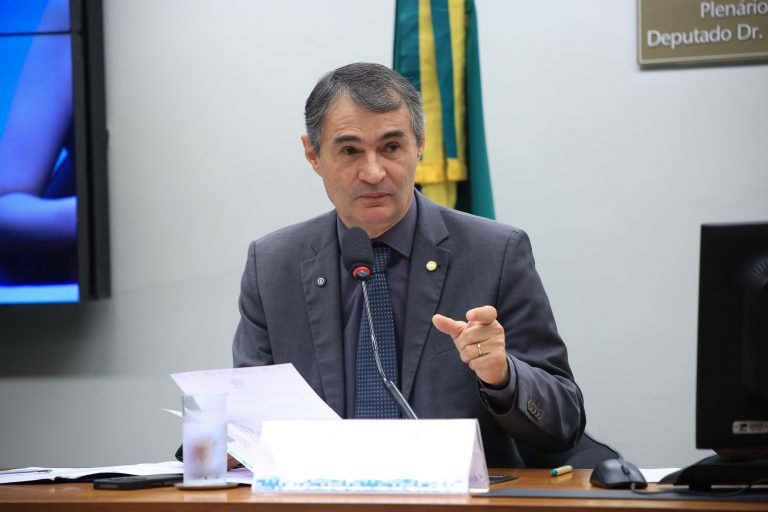 Audiência Pública - Política Nacional de Atenção Integral à Saúde e Qualidade de Vida de Mulheres na Menopausa: desafios e Caminhos para a implementação. Dep. Romero Rodrigues (PODE-PB)