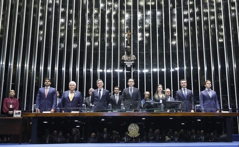 mesa da sessão solene