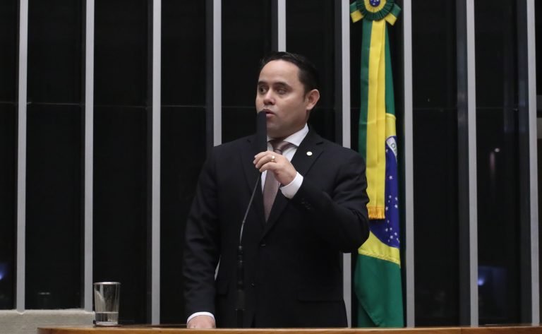 Discussão e votação de propostas legislativas. Dep. Gabriel Mota (REPUBLICANOS - RR)