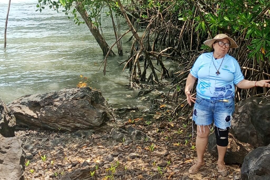“Nenhuma pescadora quer ser ‘ajudante de pescador’. Ninguém quer estar vinculada a homem”, afirma Celia Regina Neves, sobre a dificuldade de acesso a direitos garantidos apenas a pescadores (Foto: Arquivo Pessoal)