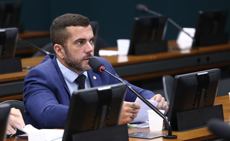 Discussão e votação de propostas legislativas. Dep. Carlos Jordy (PL - RJ)