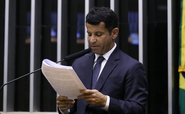 Discussão e votação de propostas legislativas. Dep. Doutor Luizinho (PP - RJ)