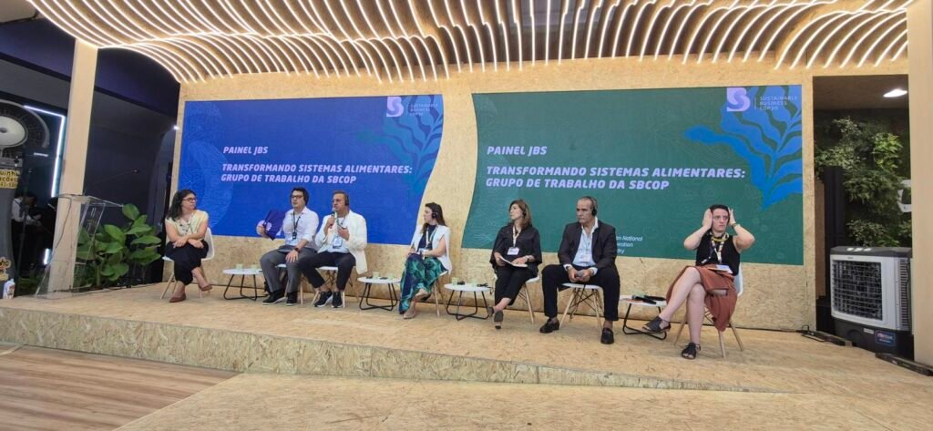 Em evento organizado pela JBS na COP30, grandes corporações de alimentos e insumos buscam protagonizar a transição dos sistemas alimentares (Foto: Hélen Freitas/Repórter Brasil)