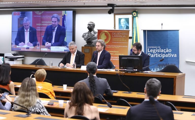 Seminário - Dezembro Laranja: Câncer de pele no Brasil, um desafio de saúde pública. Dep. Dr. Frederico (PRD-MG). Dep. Fred Costa (PRD-MG).