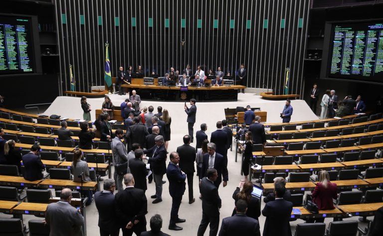 Deliberação dos Projetos de Lei do Congresso Nacional (LOA 2026).