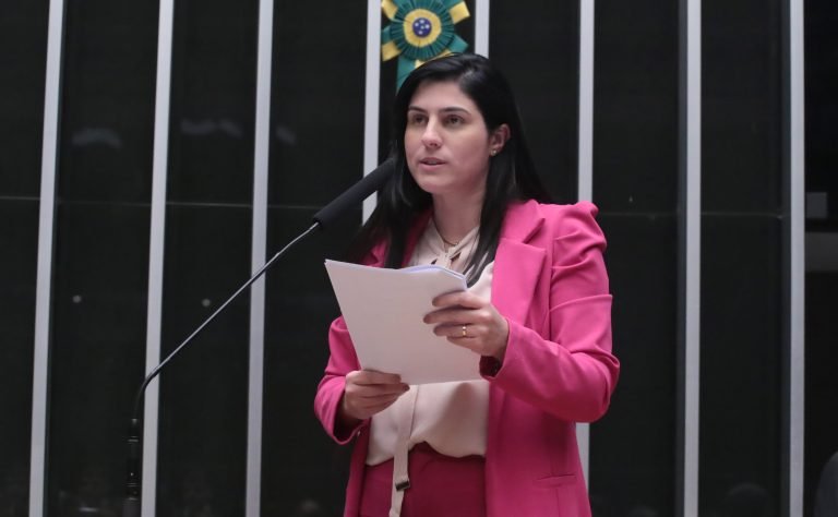 Discussão e votação de propostas legislativas. Dep. Chris Tonietto (PL - RJ)