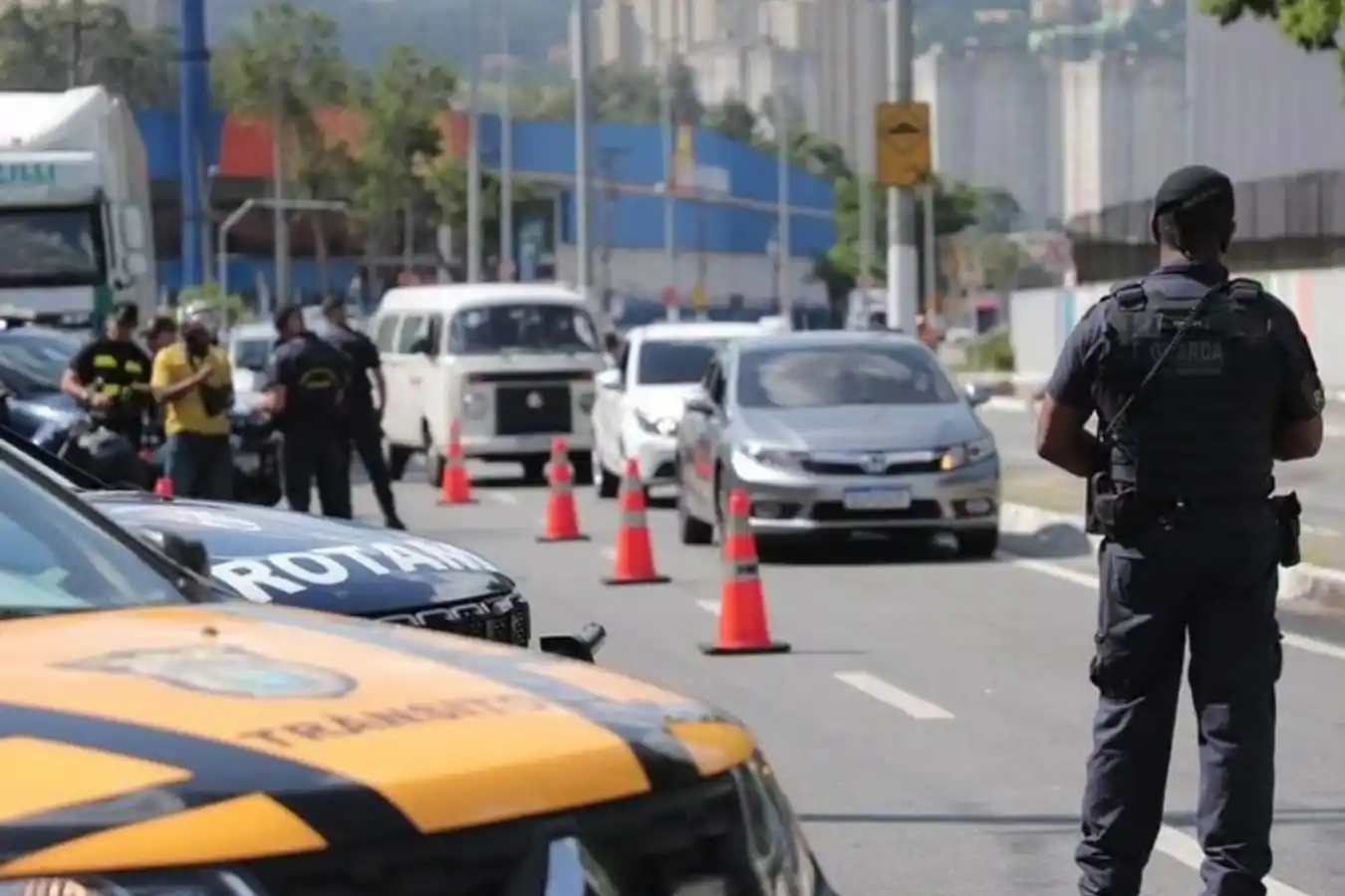 operacao barueri apreende veículos