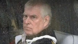 Ex-príncipe Andrew é preso no Reino Unido e caso reacende escândalos que abalaram a monarquia britânica