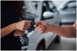 Buscas por veículos blindados zero km cresceram 23% no Brasil em 2025, aponta pesquisa