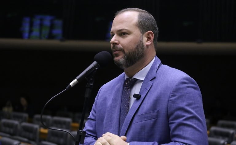 Discussão e Votação de Propostas Legislativas. Dep. Dr. Victor Linhalis (PODE-ES)