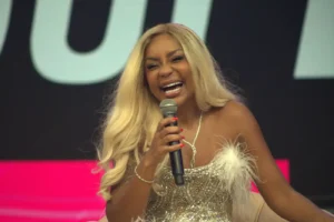 Cariúcha assume o comando do ‘SuperPop’ em estreia repaginada na RedeTV!