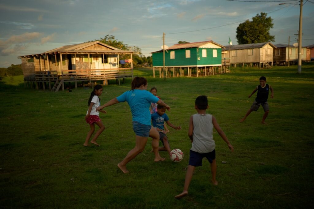 Mura residents of Soares village say a consultation carried out by Potássio do Brasil excluded members of the community closest to the project (Photo: Mariana Greif/Repórter Brasil)