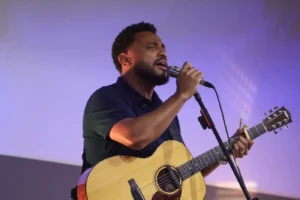 Eli Soares participa de culto em comemoração aos 64 anos de Osasco