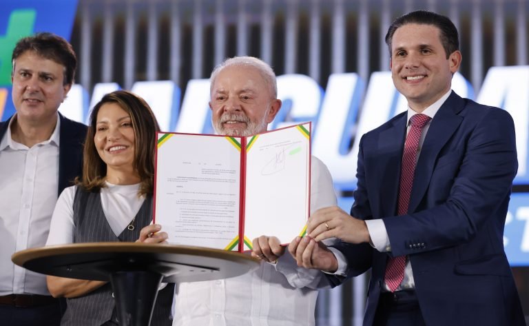 Cerimônia de 113 Inaugurações Simultâneas em Instituições de Ensino e Celebração das Escolas Conectadas. Ministro de Estado da Educação, Camilo Santana, Primeira-dama do Brasil, Rosângela Lula da Silva (Janja), Presidente da República do Brasil, Luis Inácio Lula da Silva, Presidente da Câmara dos Deputados, Hugo Motta (REPUBLICANOS - PB)