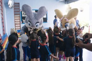 🐰 PÁSCOA SOLIDÁRIA: Prefeitura de Cajamar leva alegria e inclusão a quase 20 mil alunos da rede municipal