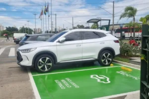 Continental Shopping oferece recarga gratuita para carros elétricos