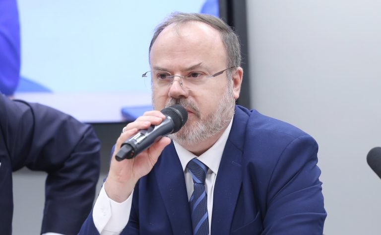 Audiência Pública - Tecnologia de Small Modular Reactors (SMRs) para o mercado brasileiro. Coordenador de Projeto da Secretaria Nacional de Mudança do Clima, Carlos Alexandre Pires.