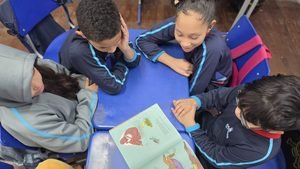 Aluno da rede municipal de Cajamar, aos 10 anos, lança livro na Bienal de São Paulo
